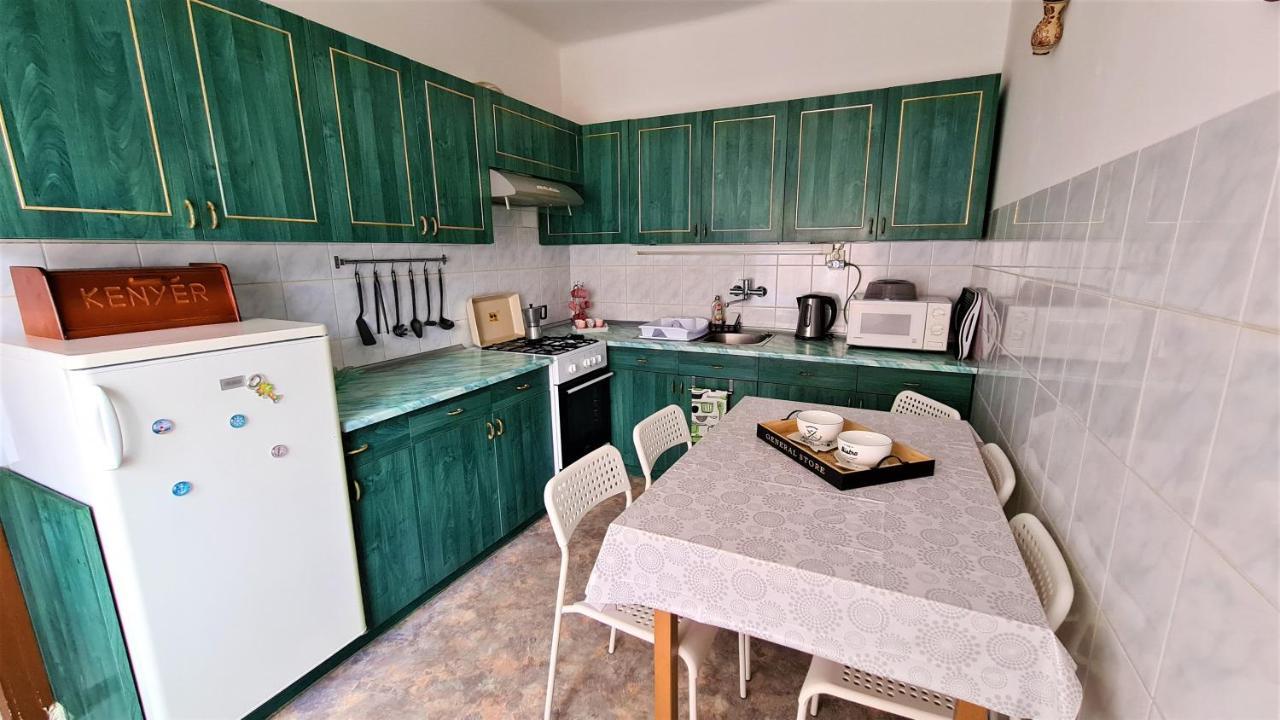 Vitorlás Apartman Sárvár Exterior foto